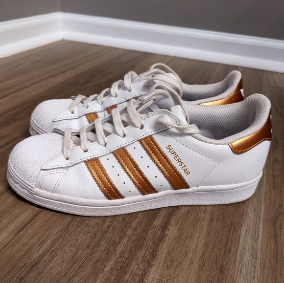 adidas Shoes - Adidas Metallic Superstar (fit like a 6)